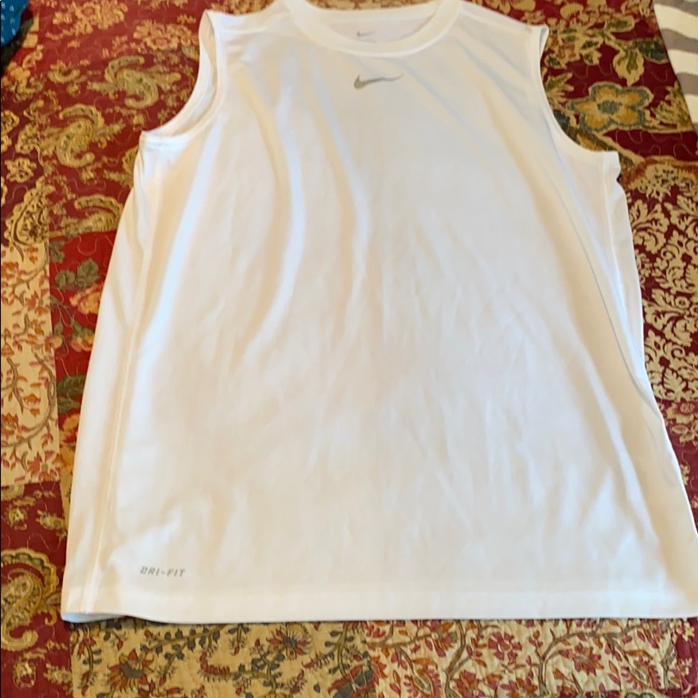 Like new Nike sleeveless shirt